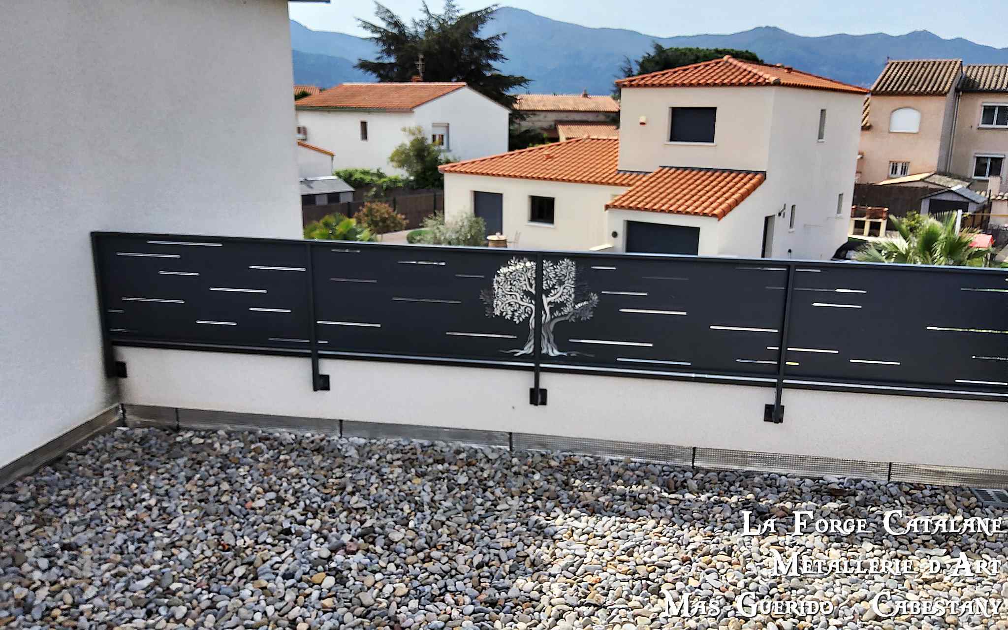 garde corps en decoupe laser thermolaquage 7016g forge catalane.jpg